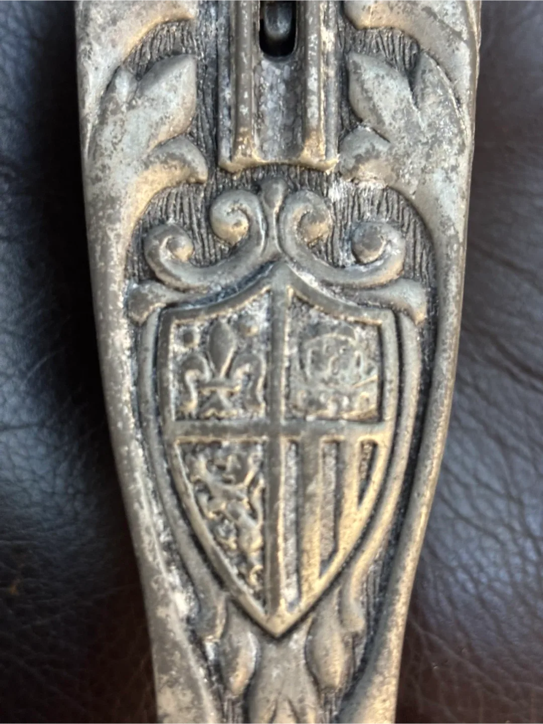 Vintage Decorative Metal Cross image indicator(3)