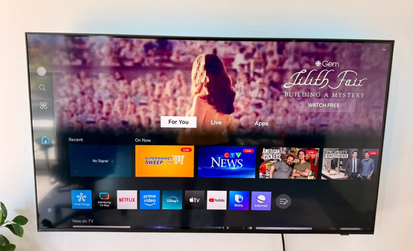 Samsung 50” Crystal UHD DU6900 4K Smart TV thumbnail
