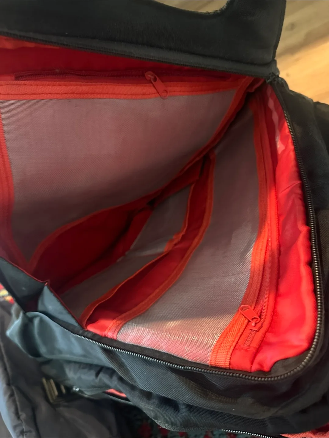 HP Black Floral Laptop Backpack image indicator(3)