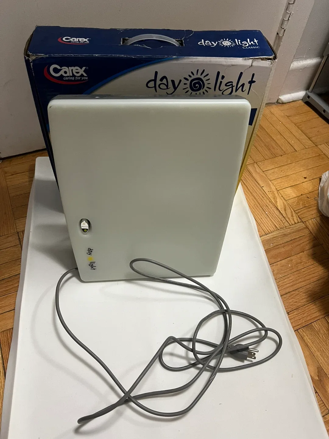 Carex Day-Light Classic Bright Light Therapy Lamp image indicator(3)