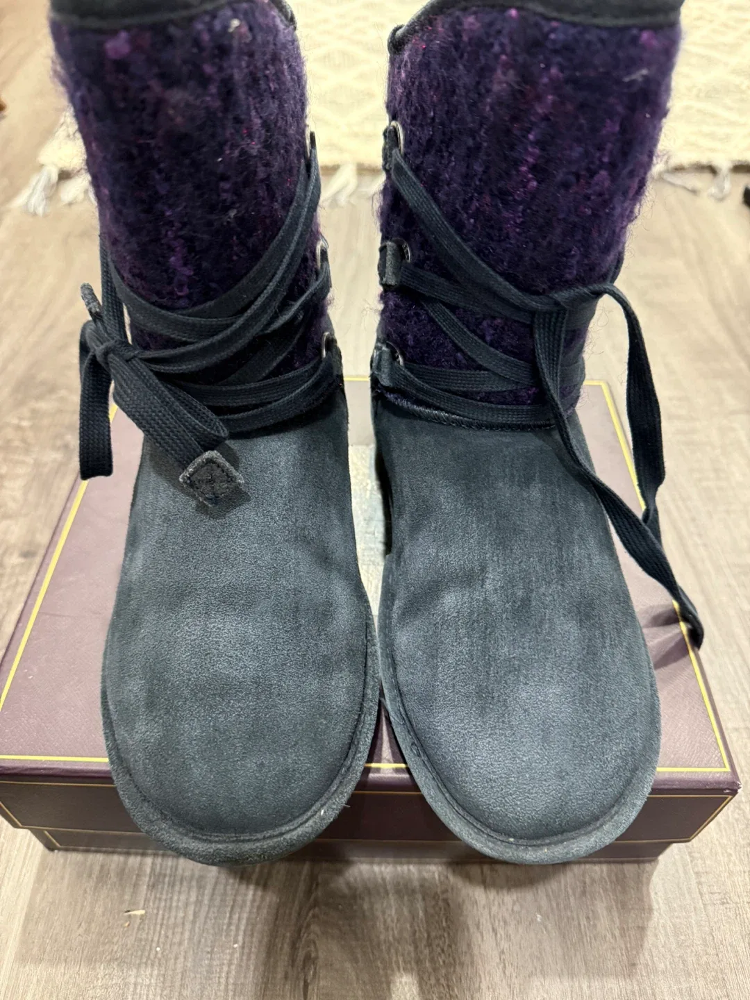 Bearpaw Colby Suede/Barret Wool Boots (8 US) image indicator(7)