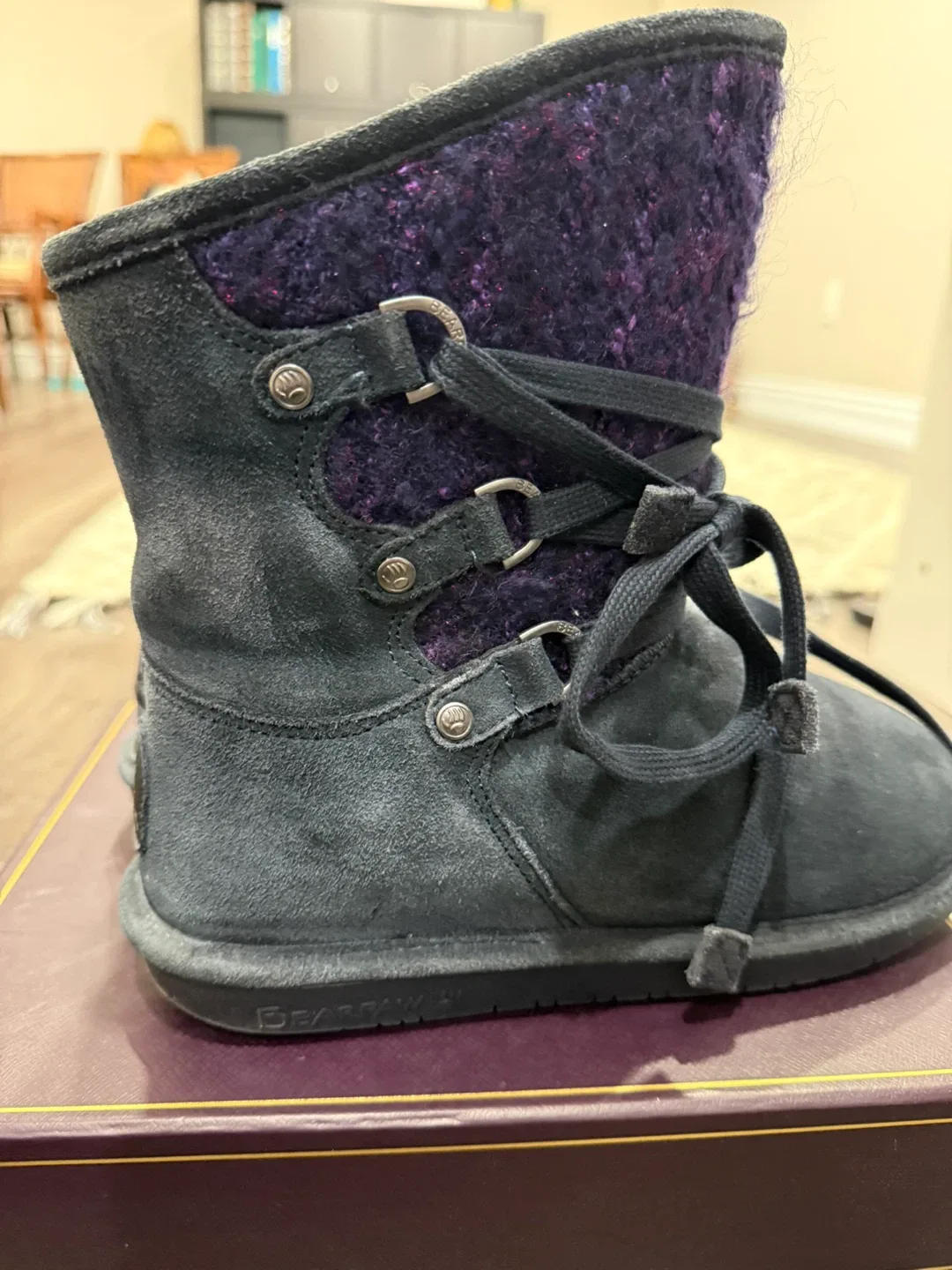 Bearpaw Colby Suede/Barret Wool Boots (8 US) image indicator(9)