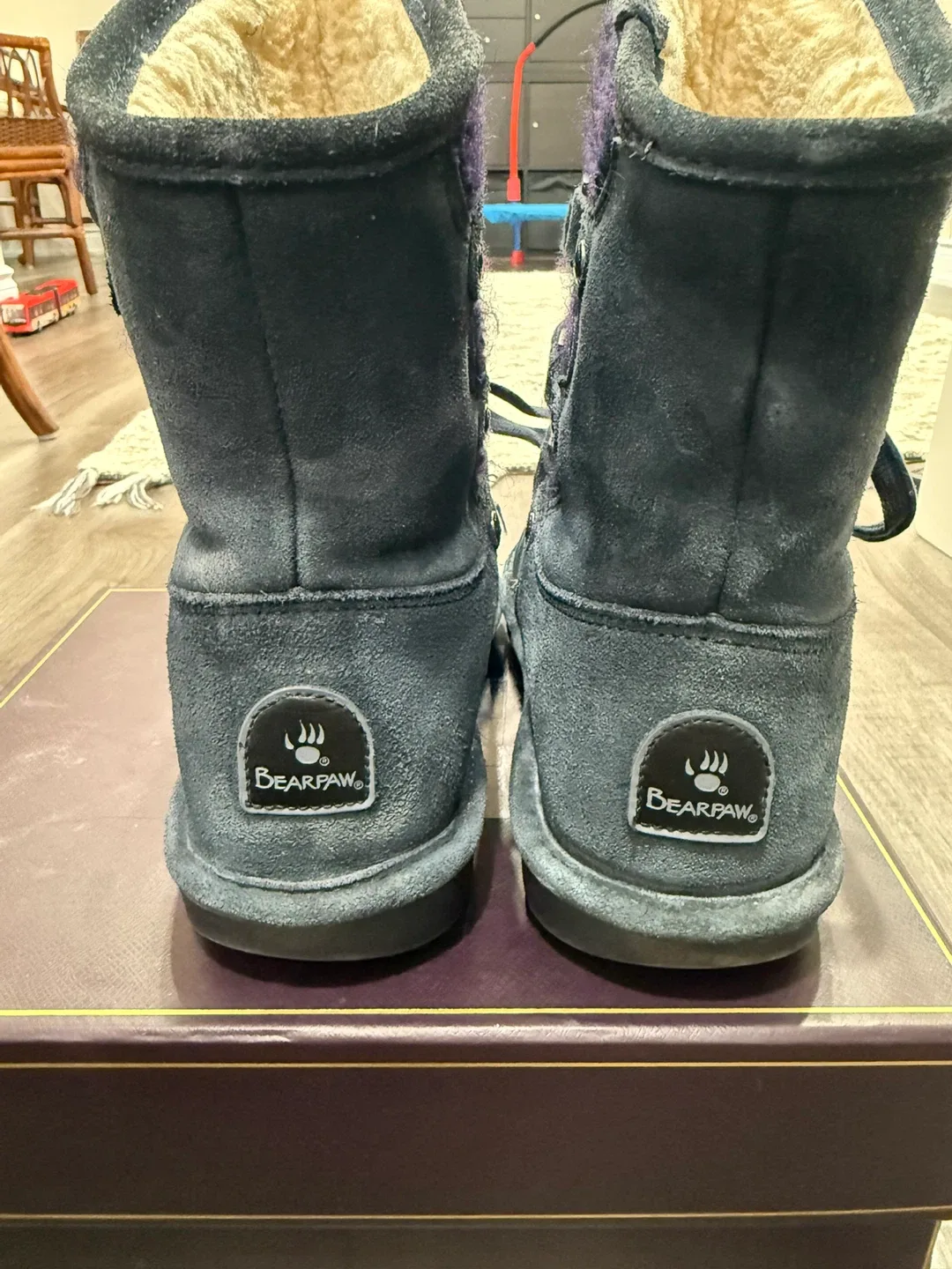 Bearpaw Colby Suede/Barret Wool Boots (8 US) image indicator(8)