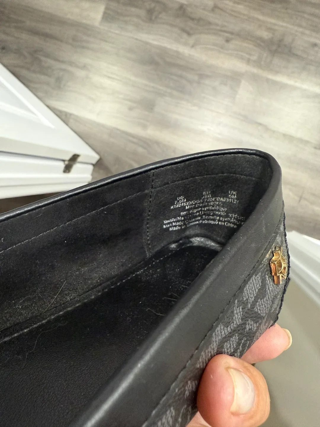 DKNY Women's Loafers Size 7.5 image indicator(2)