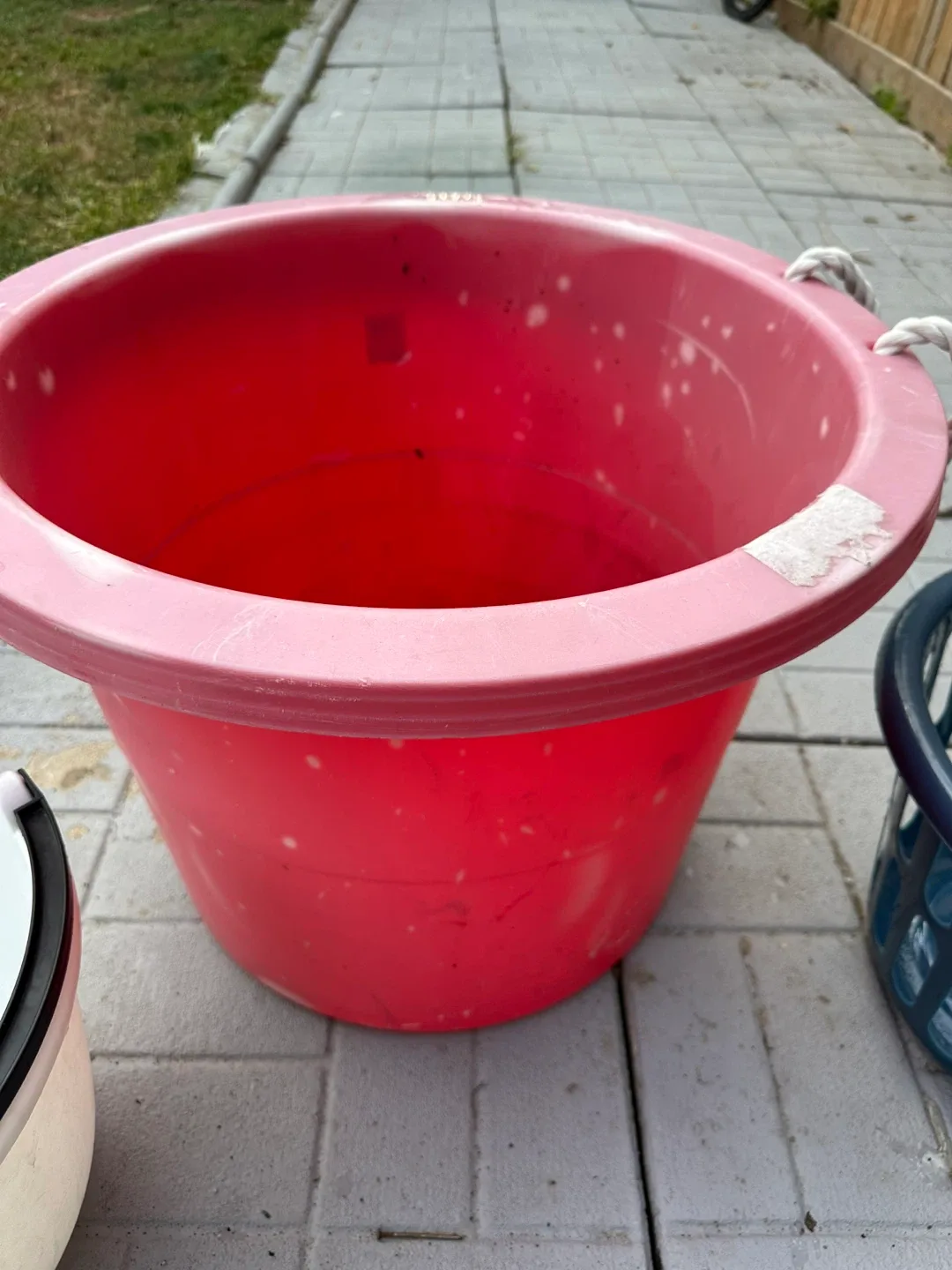 Assorted Used Buckets & Laundry Basket- all for 25$ image indicator(4)