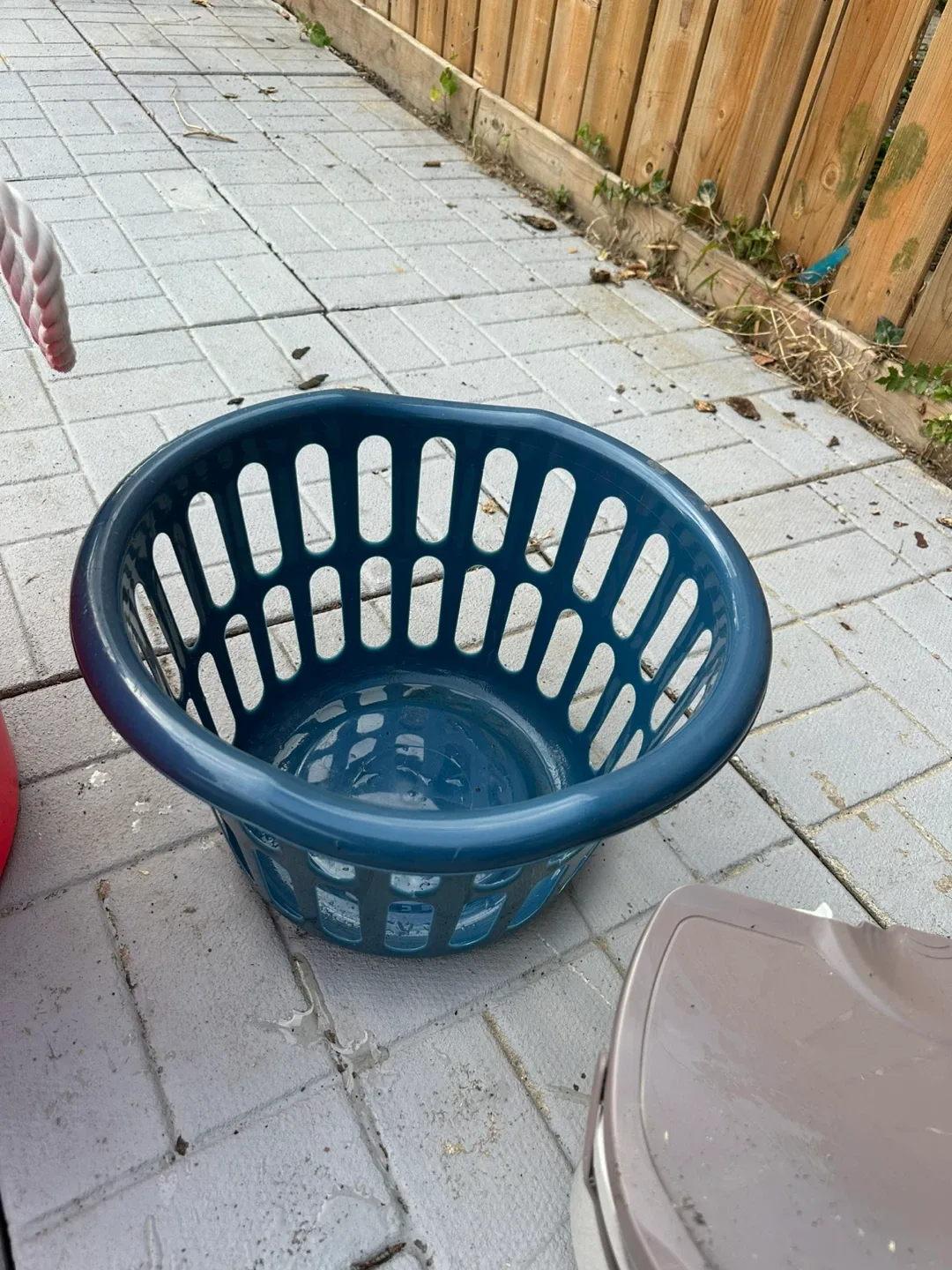 Assorted Used Buckets & Laundry Basket- all for 25$ image indicator(5)