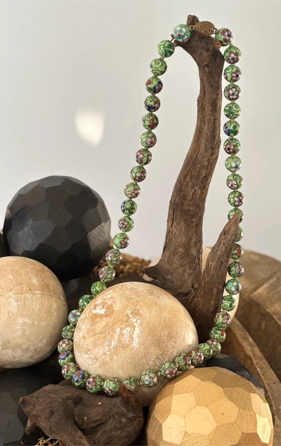 Vintage hand-knotted emerald green necklace - photo 2