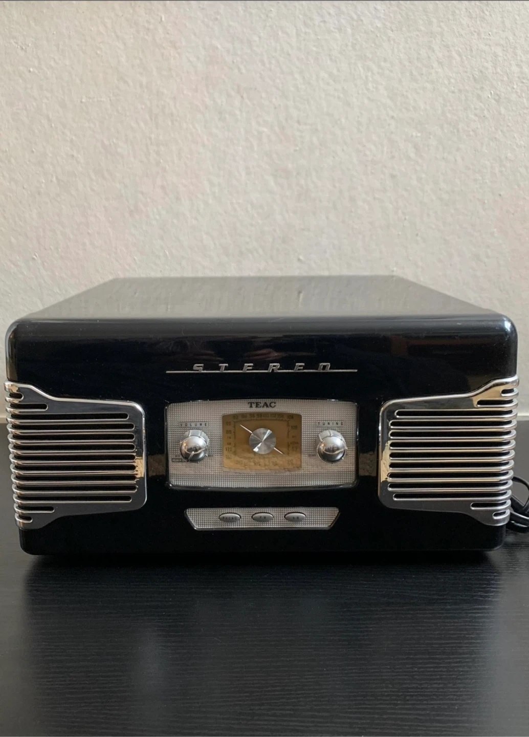TEAC Compact Record Player, Turntable AM/FM Radio