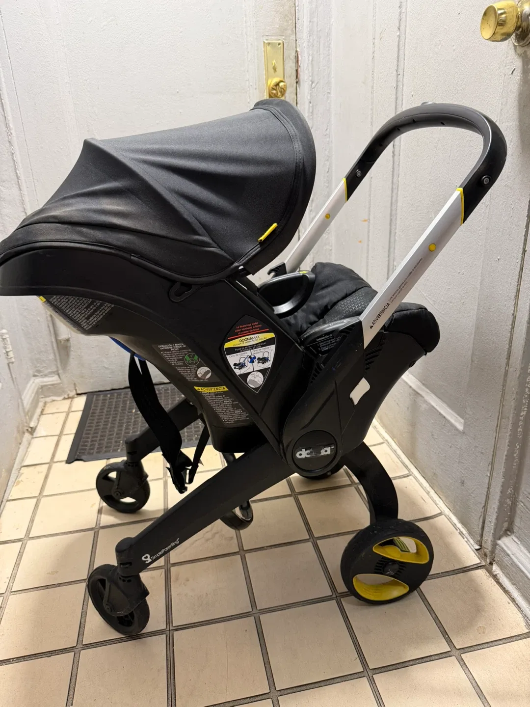 Doona Infant Car Seat Stroller - Black image indicator(2)