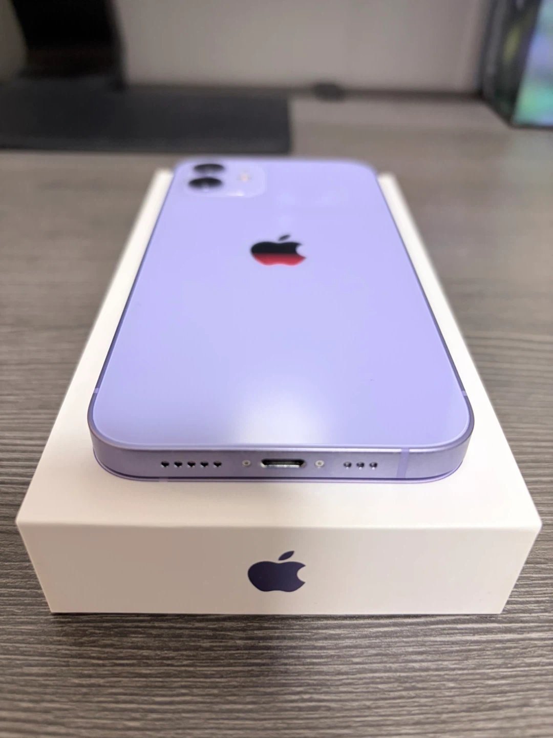Apple iPhone 12 - 128 GB Purple - MINT Condition