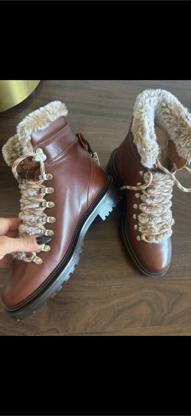 Leather Ankle Boots image indicator(3)