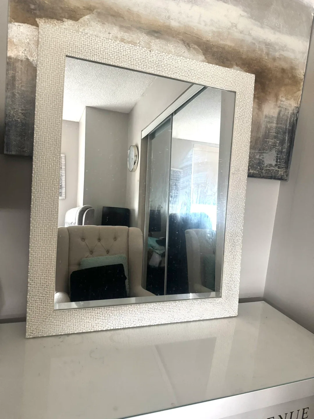 Avenue 9 vanity desk with glass top and Mirror image indicator(3)