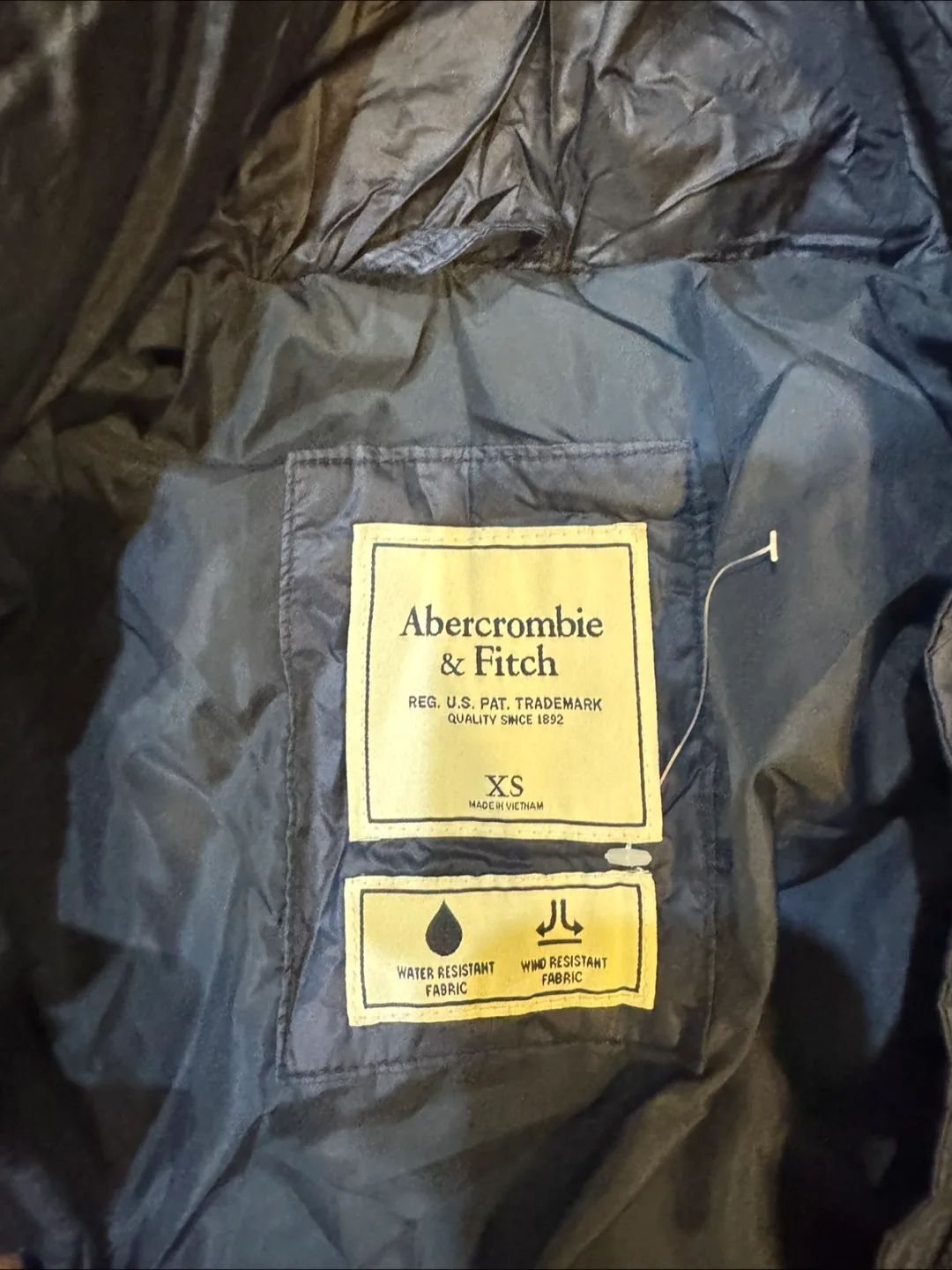 Abercrombie & Fitch XS Winter Puffer Coat image indicator(2)