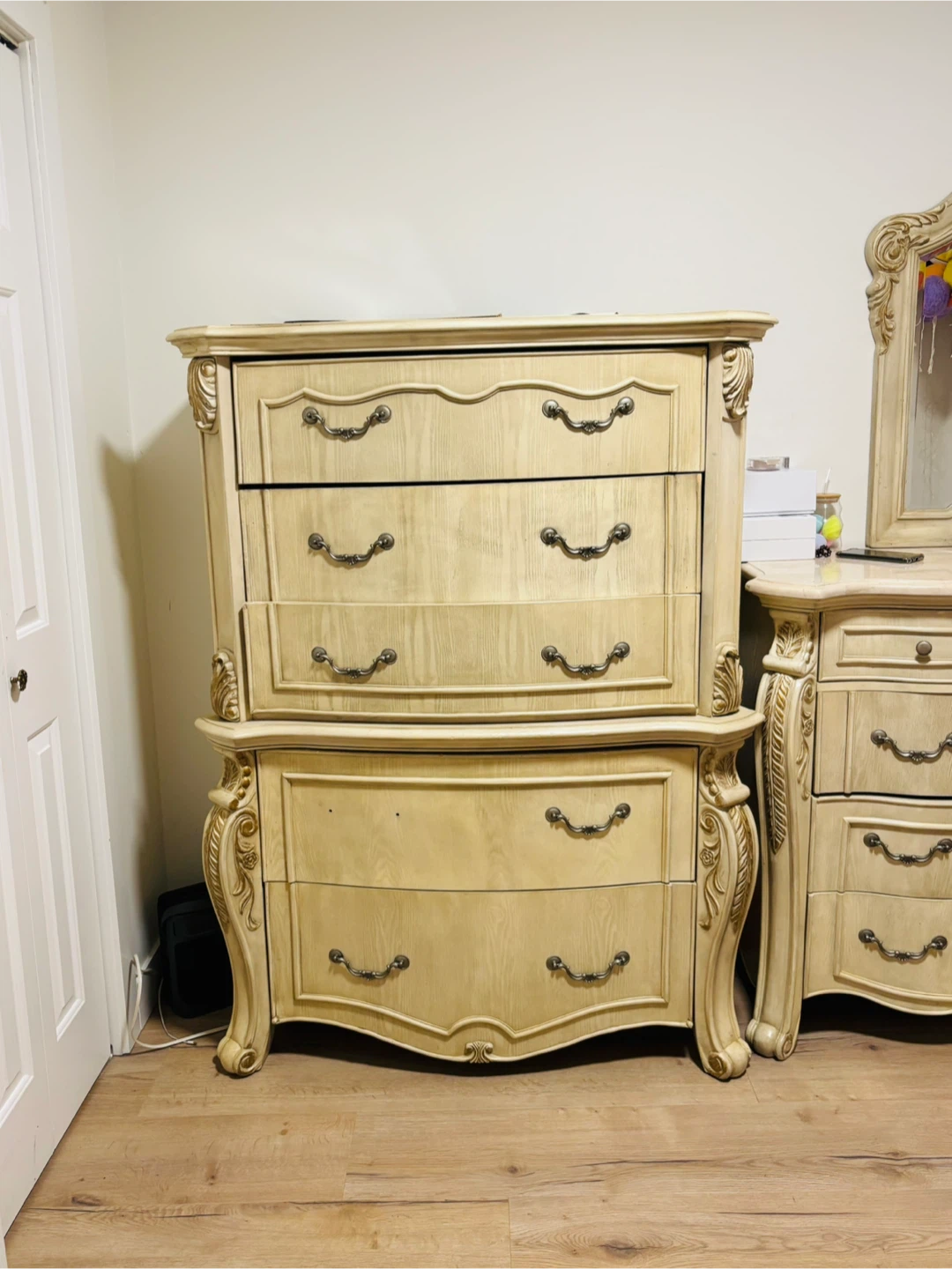 Ornate Bedroom Set - Dresser, Mirror, Chest - photo 3