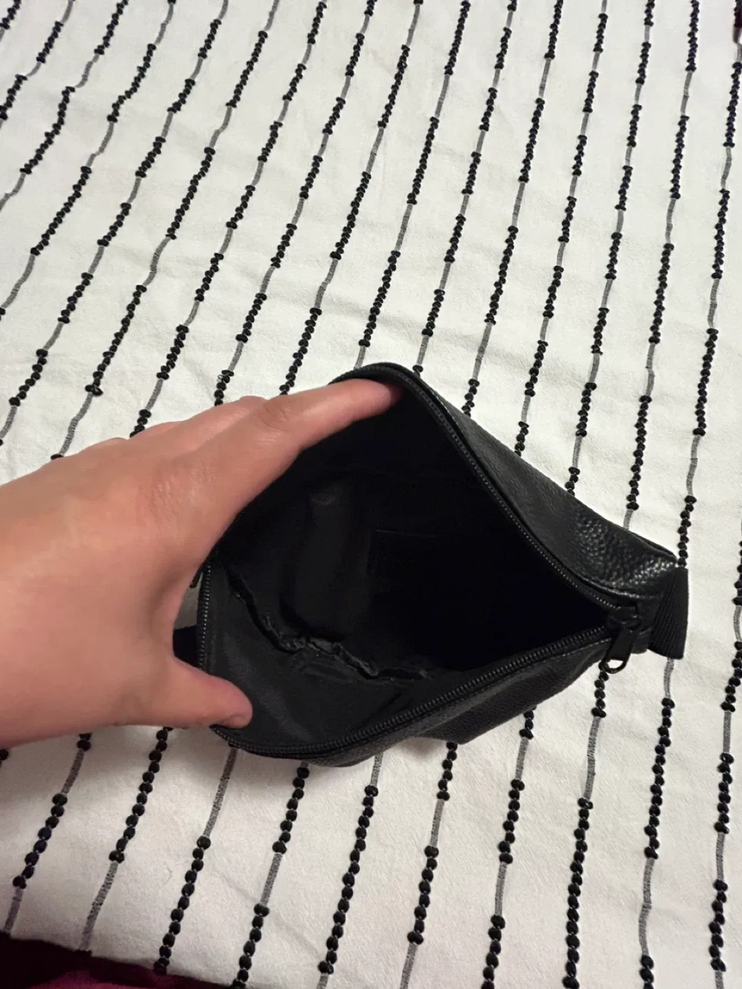 Pandora Black Belt Bag image indicator(6)