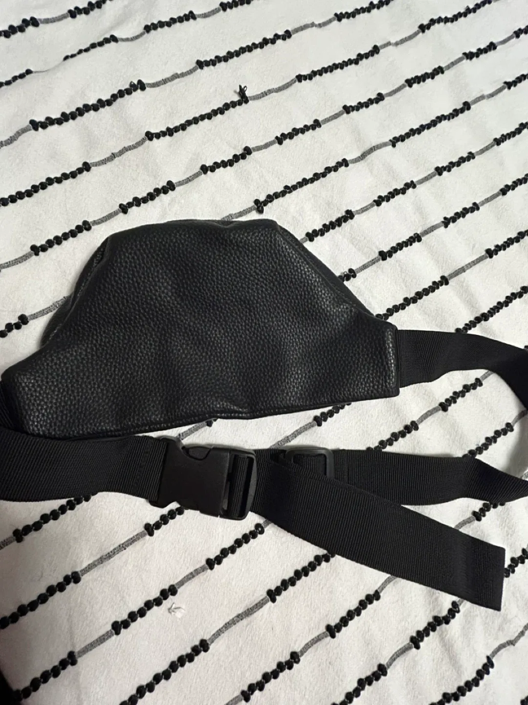 Pandora Black Belt Bag image indicator(5)