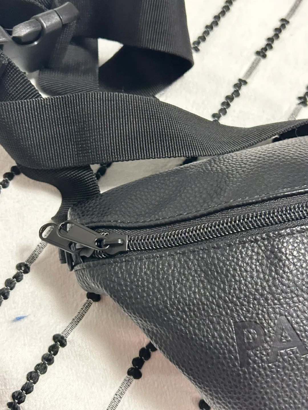Pandora Black Belt Bag image indicator(4)