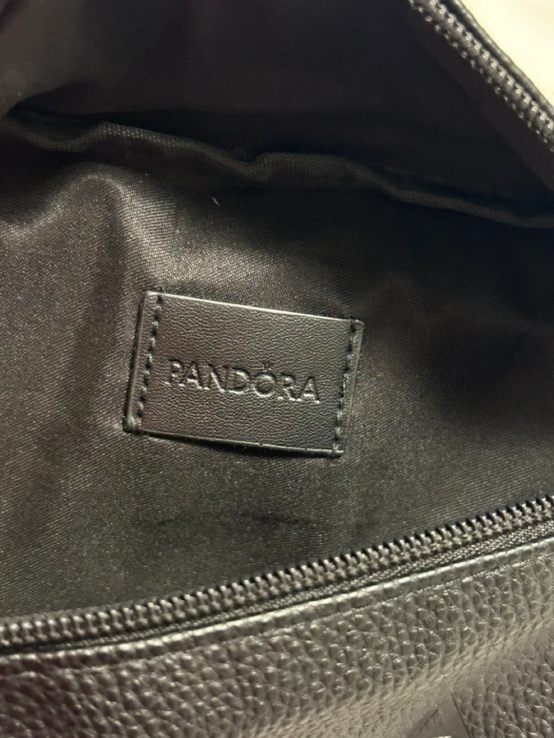 Pandora Black Belt Bag image indicator(7)
