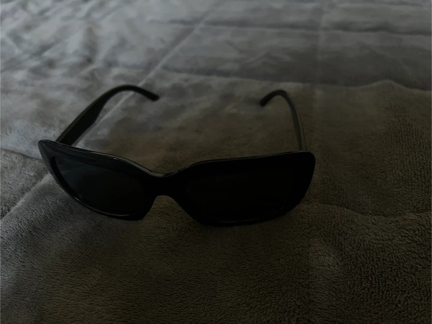 Prada glasses image indicator(3)