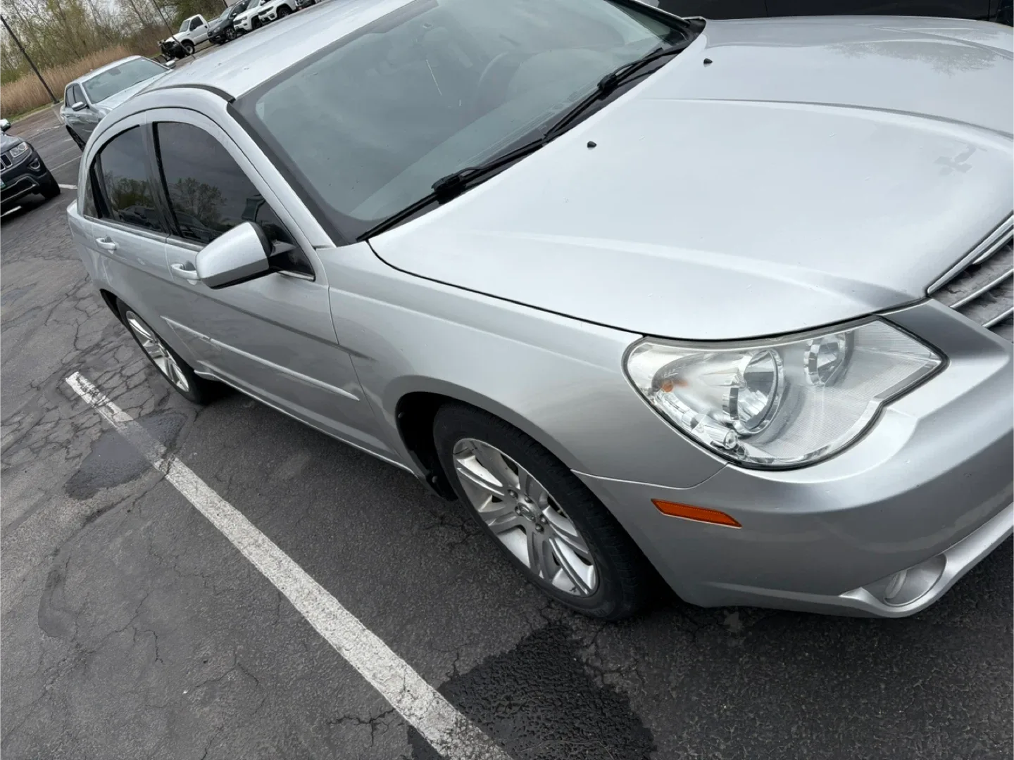 Silver Chrysler Sebring Sedan image indicator(2)