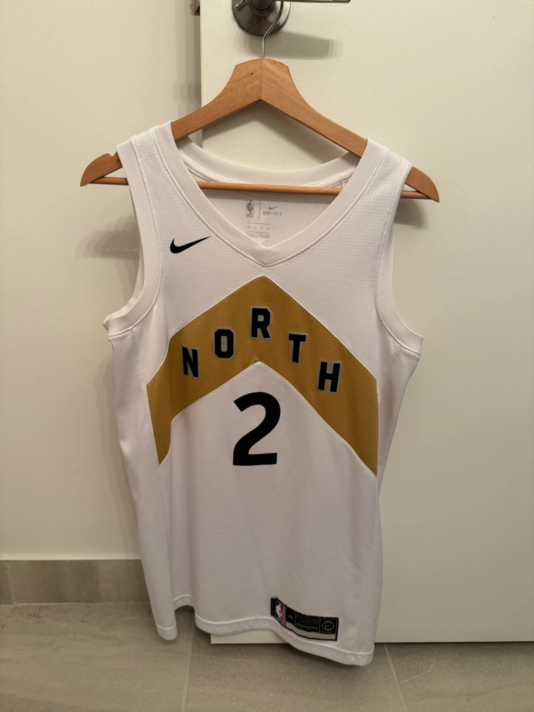 Toronto Raptors Leonard City Jersey - Size 40/Small