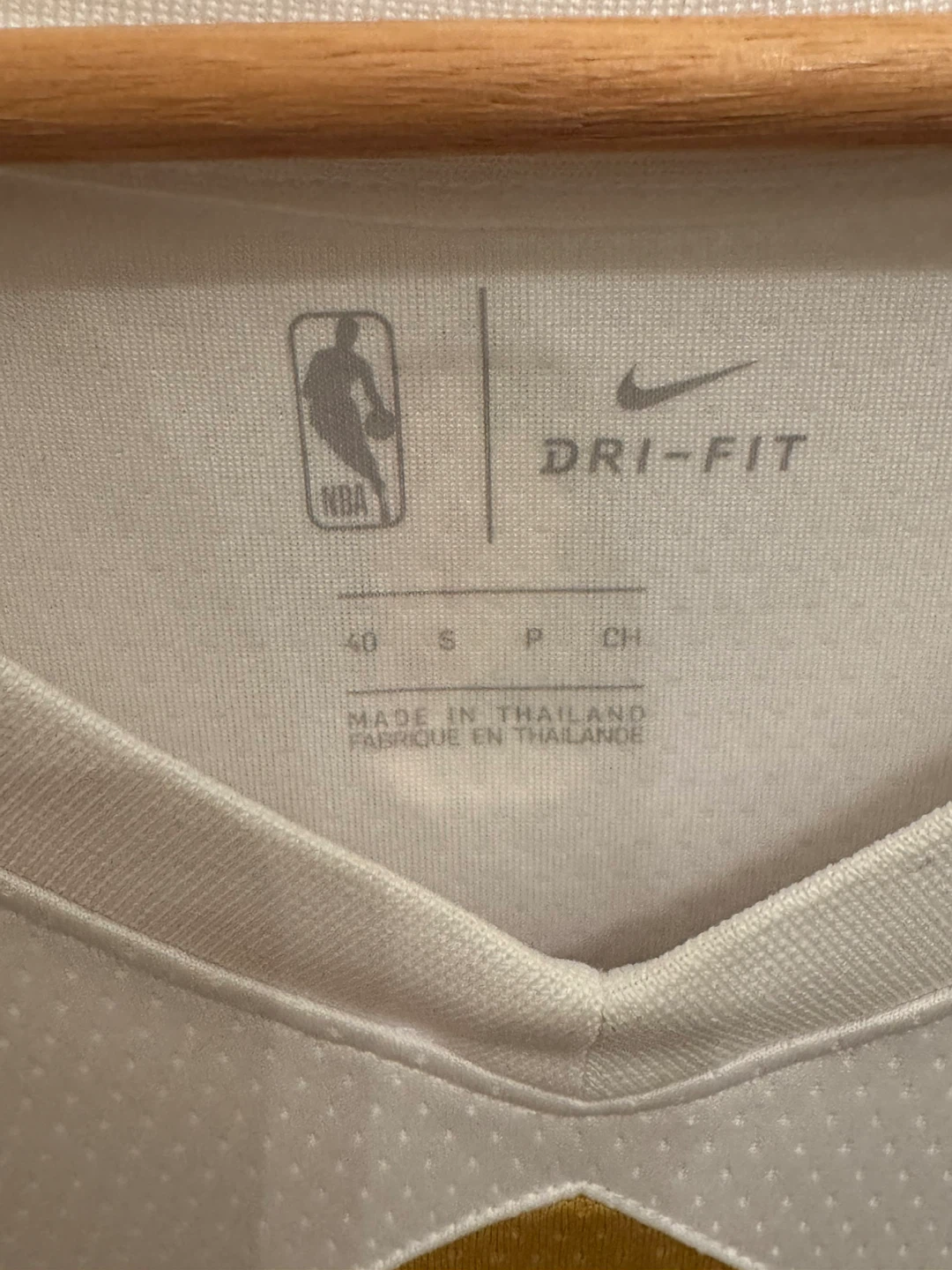 Toronto Raptors Leonard City Jersey - Size 40/Small - photo 4