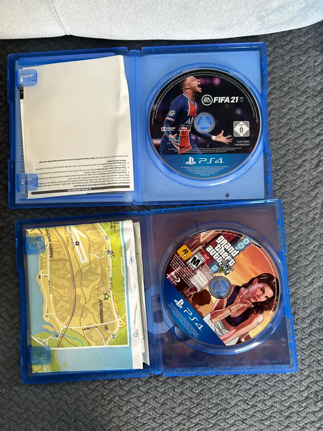 PlayStation 4 1 TB with Games and Controllers image indicator(4)