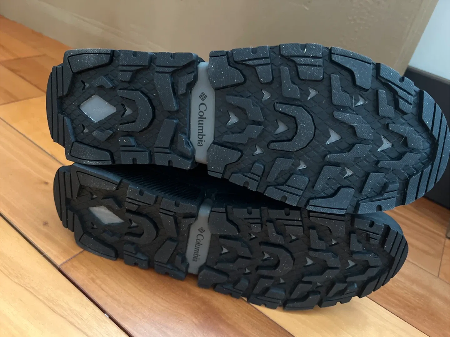 Columbia Black Winter Boots image indicator(2)