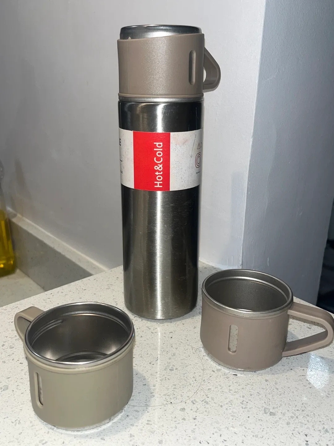 Hot & Cold Stainless Steel Thermos with 3 Cups thumbnail