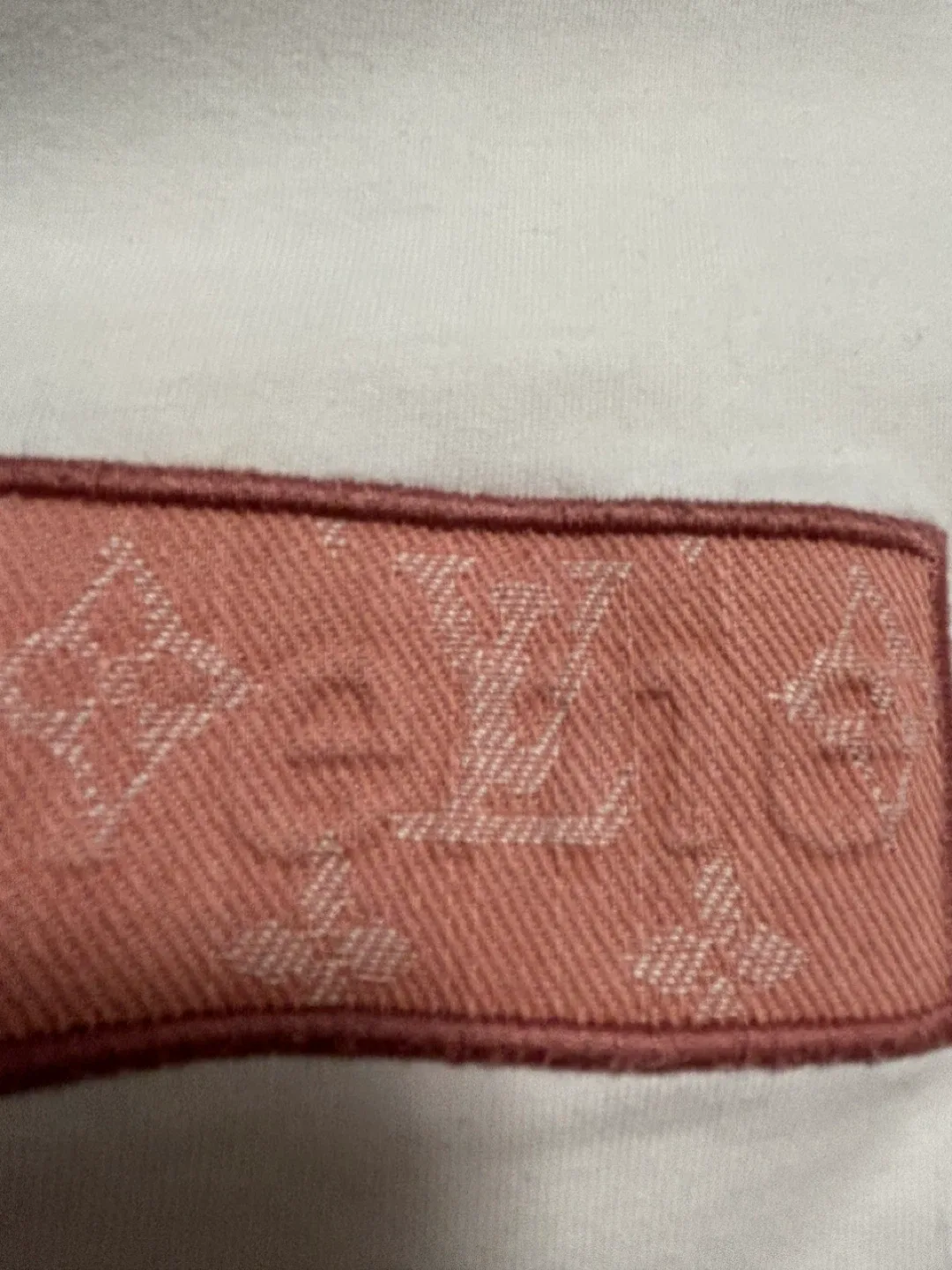 Louis Vuitton White T-Shirt image indicator(5)