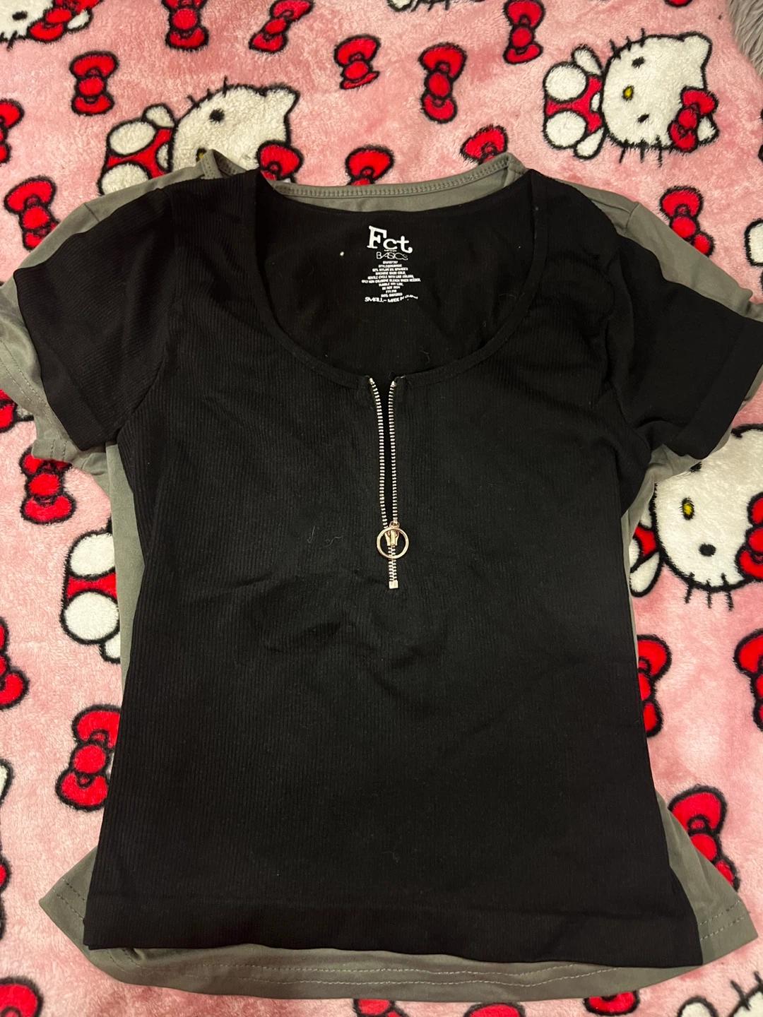 Mixed Lot of Women's Tops - photo 3
