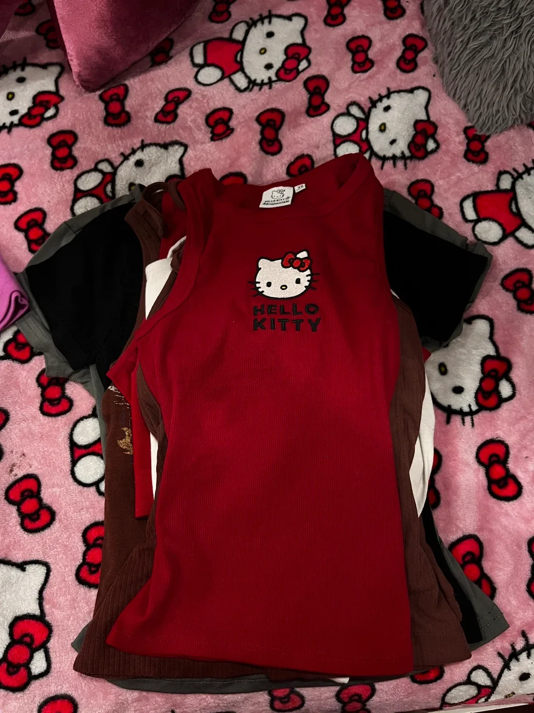 Mixed Lot of Women's Tops thumbnail