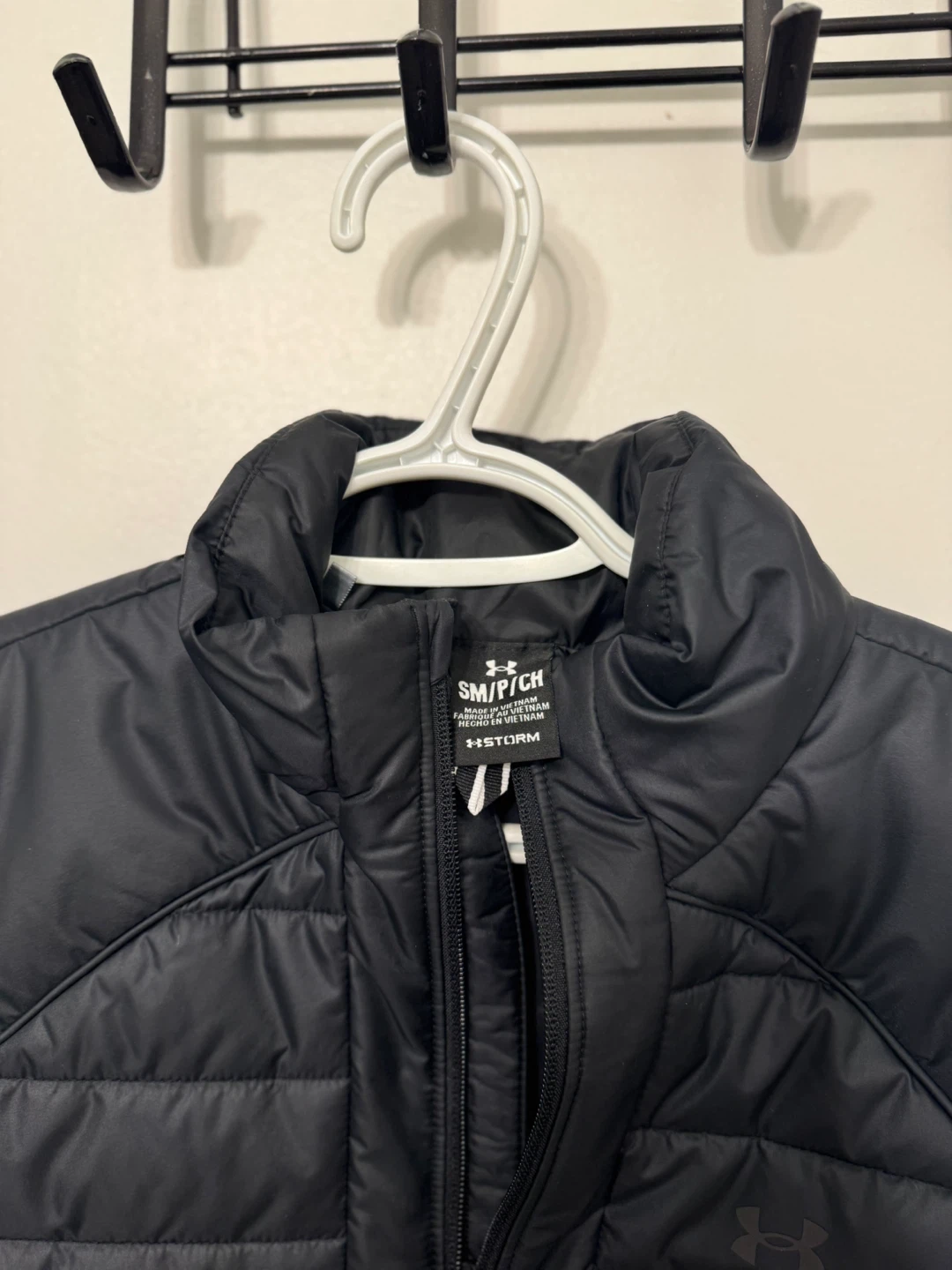 Under Armour Black Puffer Jacket - Size S - photo 3