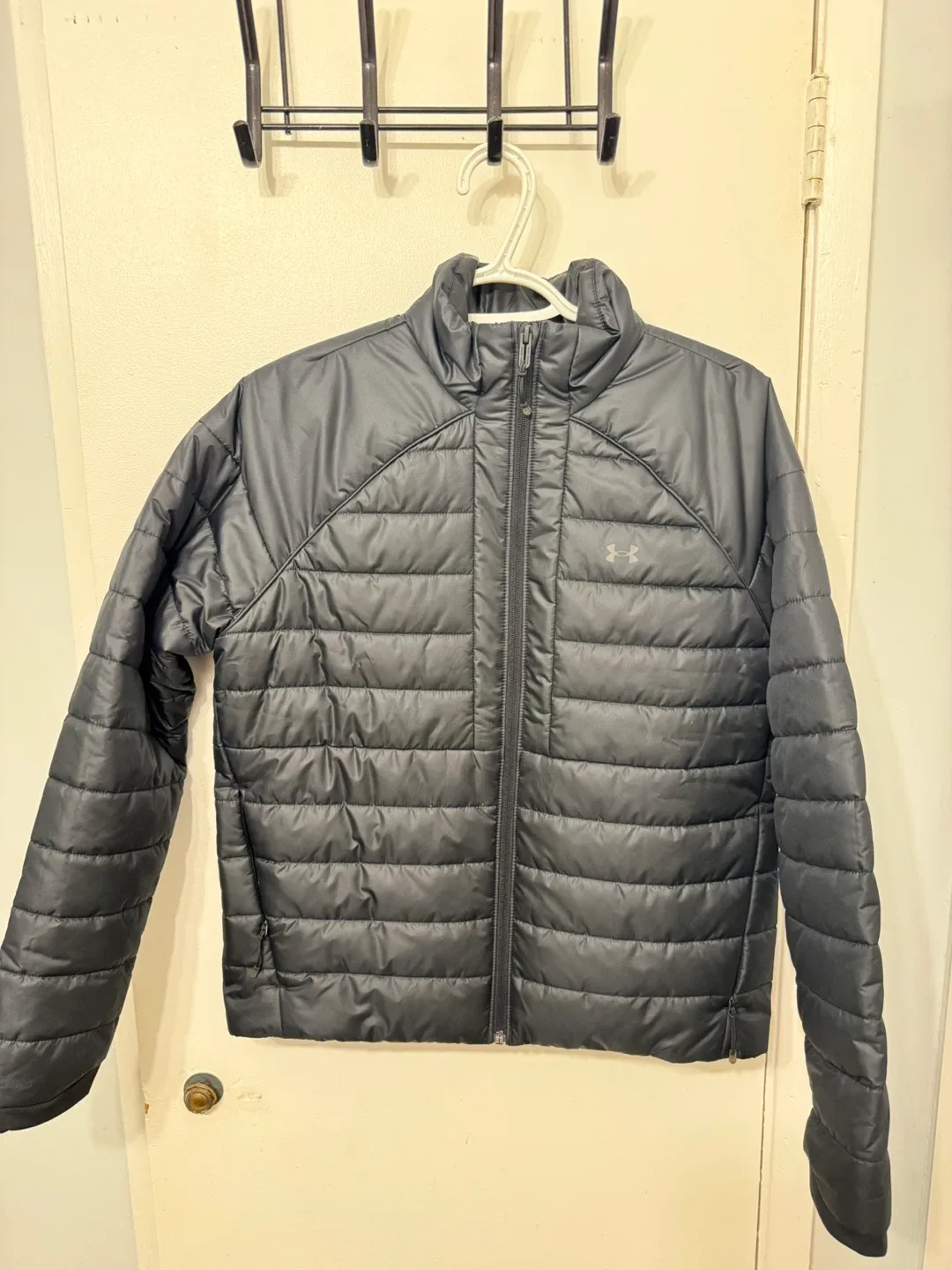 Under Armour Black Puffer Jacket - Size S thumbnail