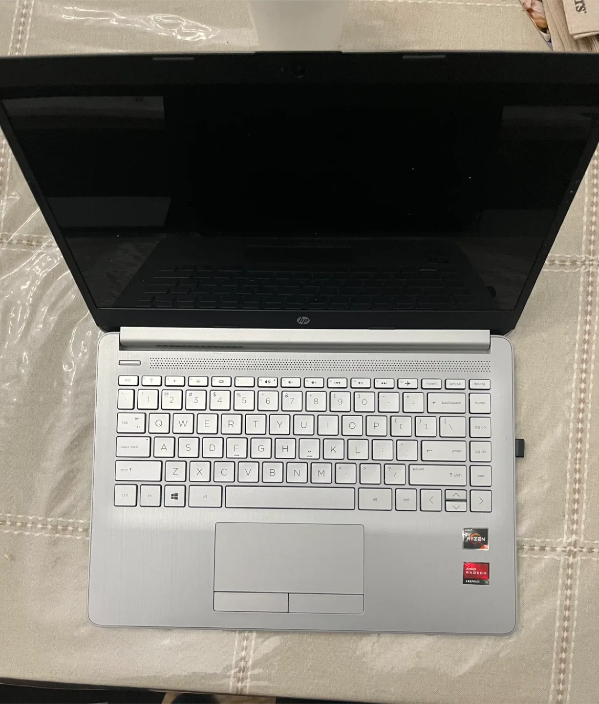 HP Laptop - Silver image indicator(4)