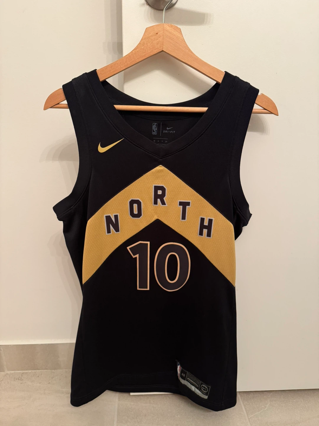 Nike DeRozan Raptors Jersey - Size S