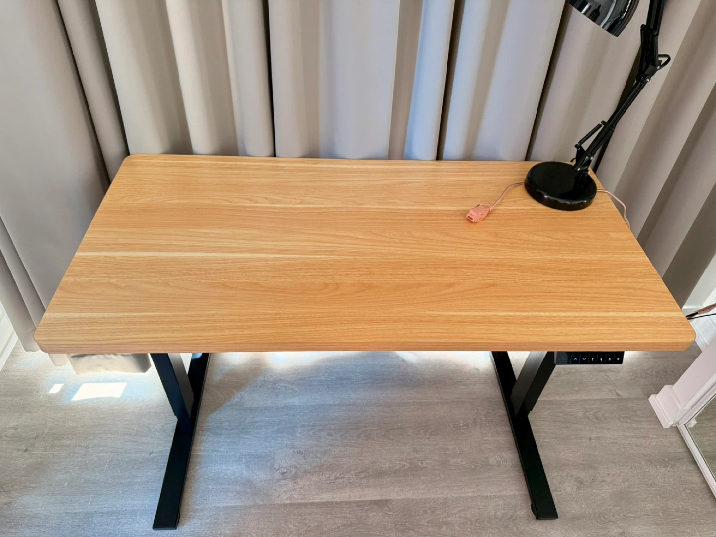 FlexiSpot Height-Adjustable Desk 48x24”, Maple – Excellent! - photo 3