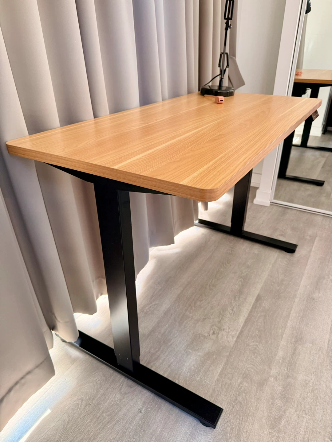 FlexiSpot Height-Adjustable Desk 48x24”, Maple – Excellent!