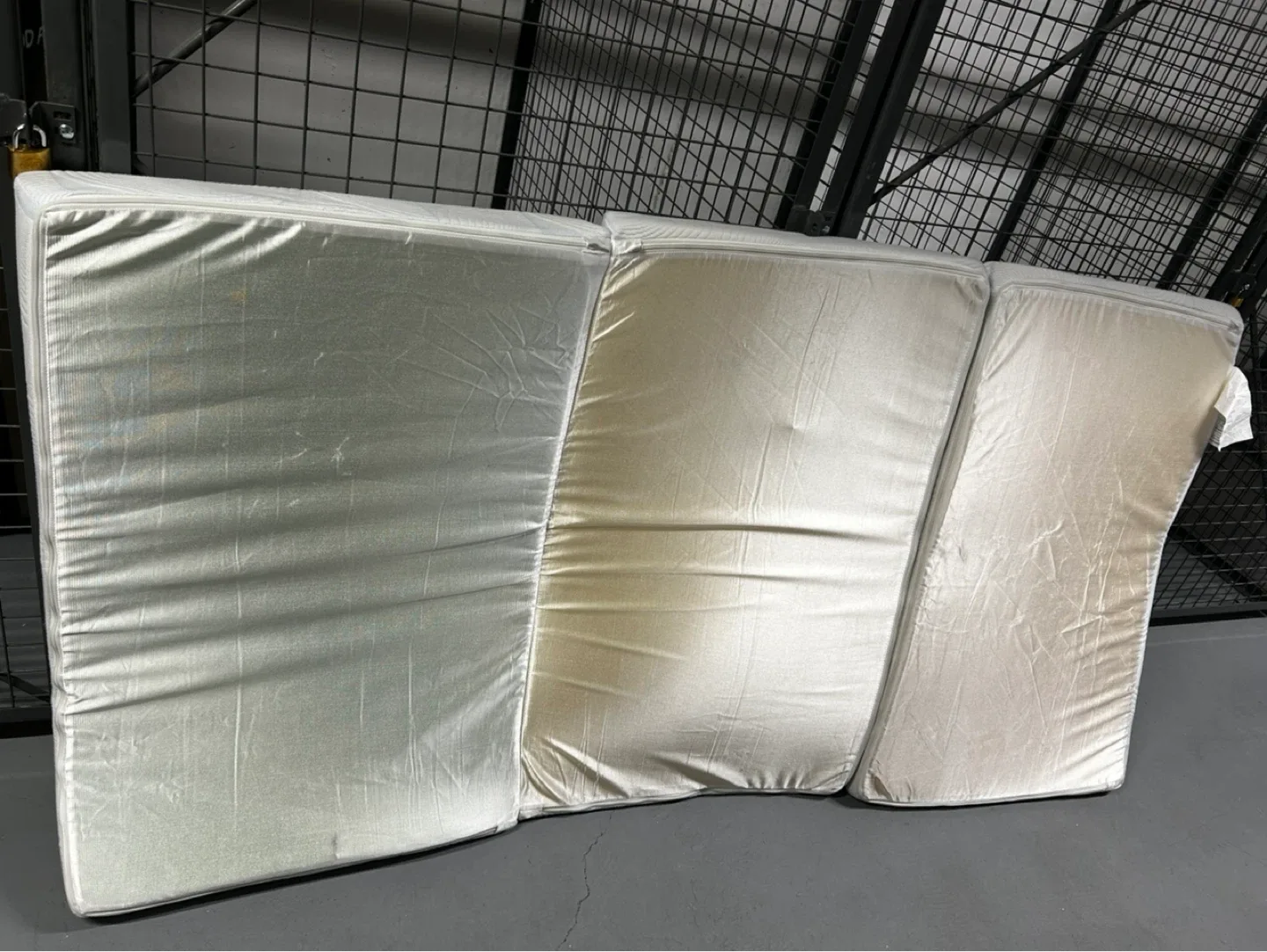 Folding Mattress Pad - White image indicator(2)