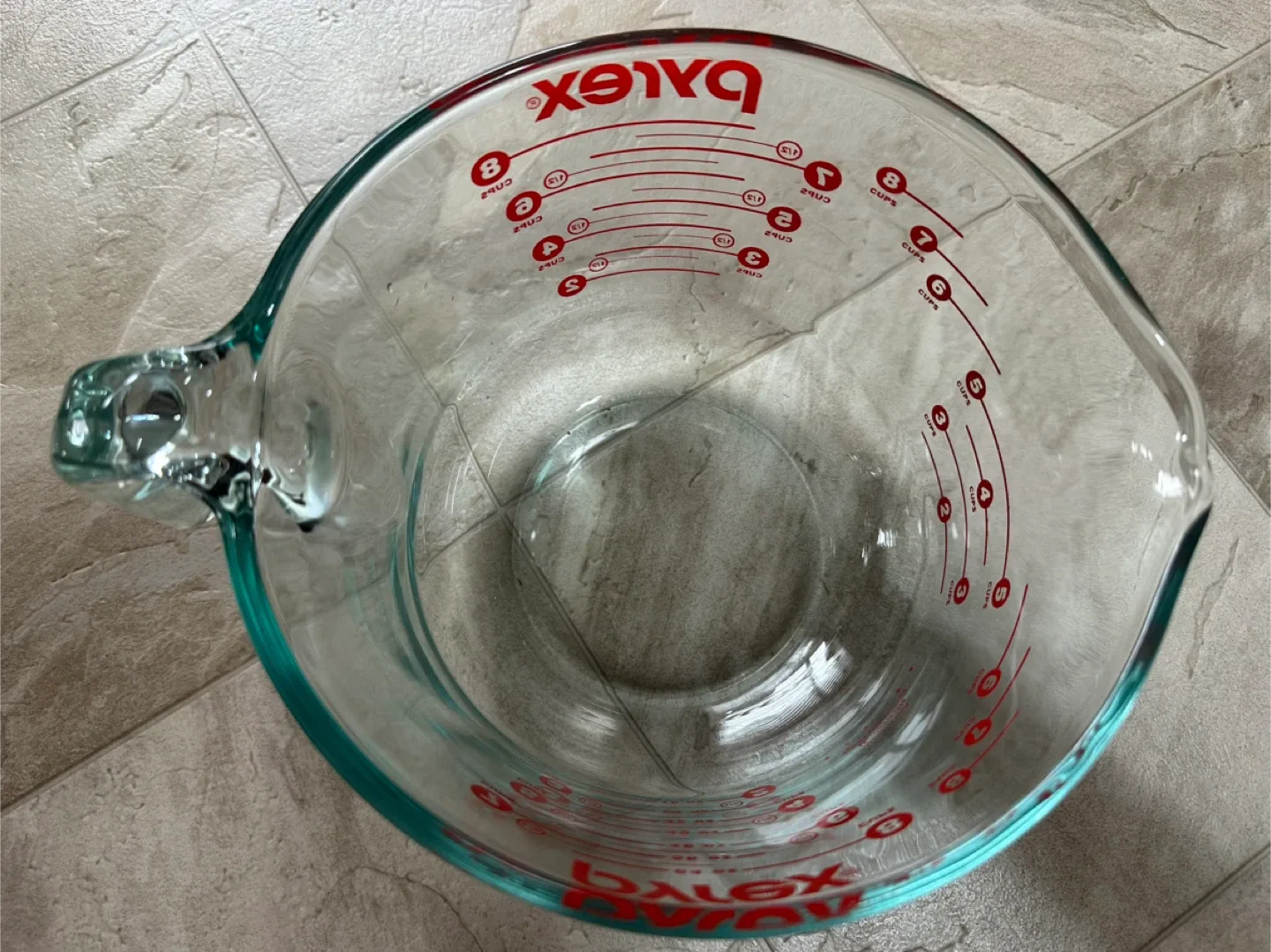 Pyrex 8-Cup Measuring Cup image indicator(4)