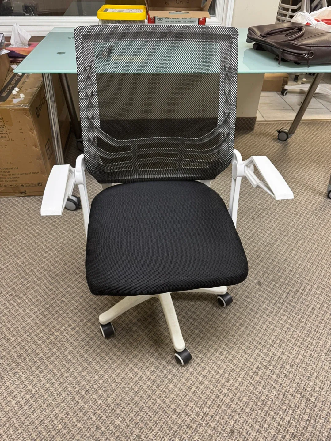 Black & White Mesh Office Chair image indicator(2)