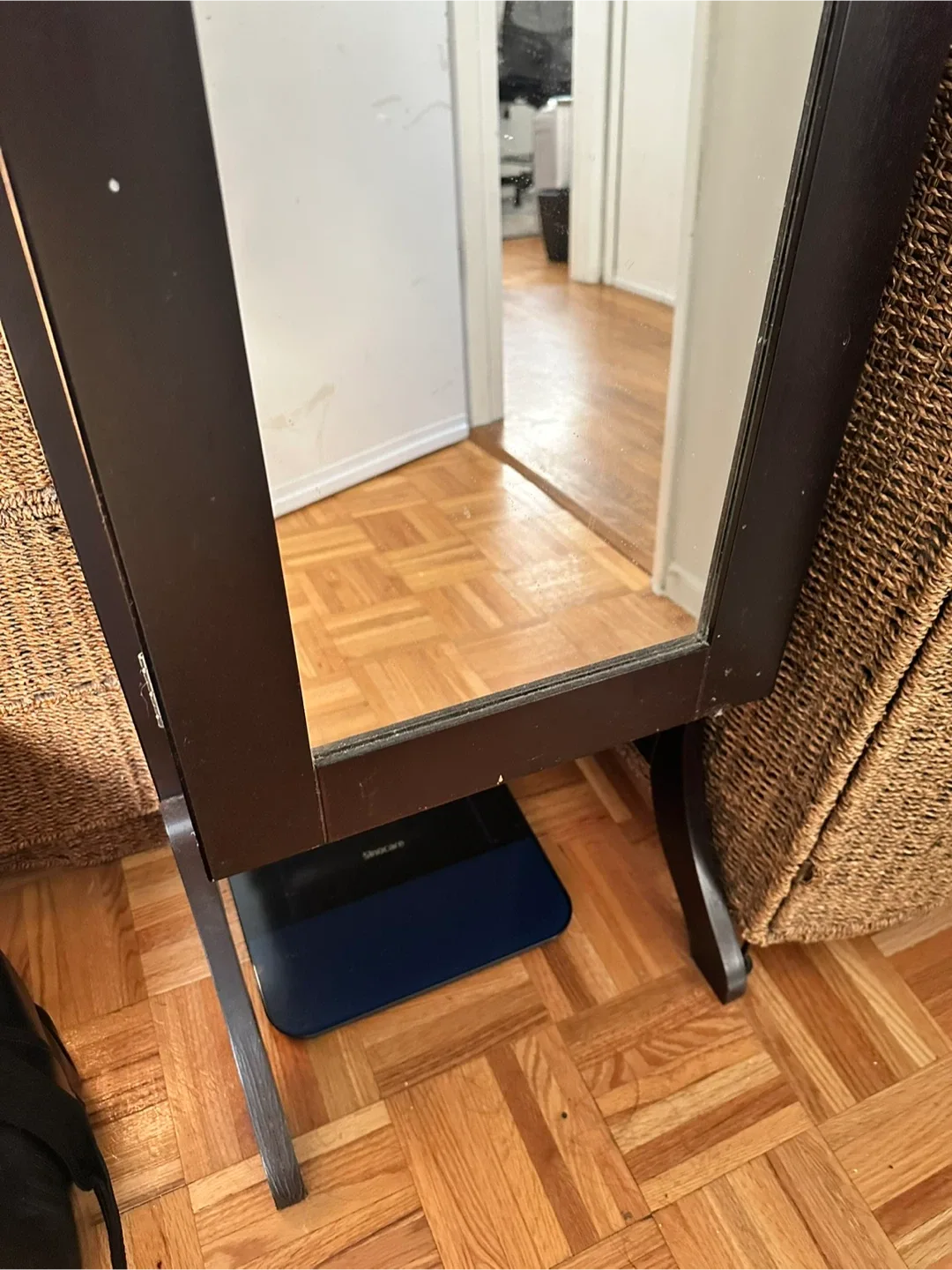 Standing Jewellery Mirror Cabinet image indicator(3)