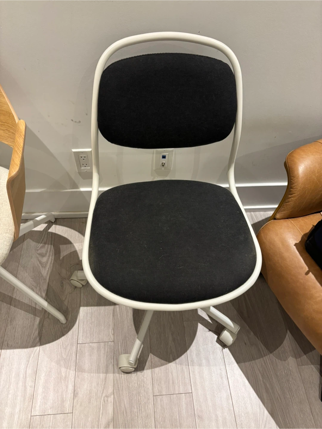 IKEA Renberget Swivel Chair - Black/White - photo 2