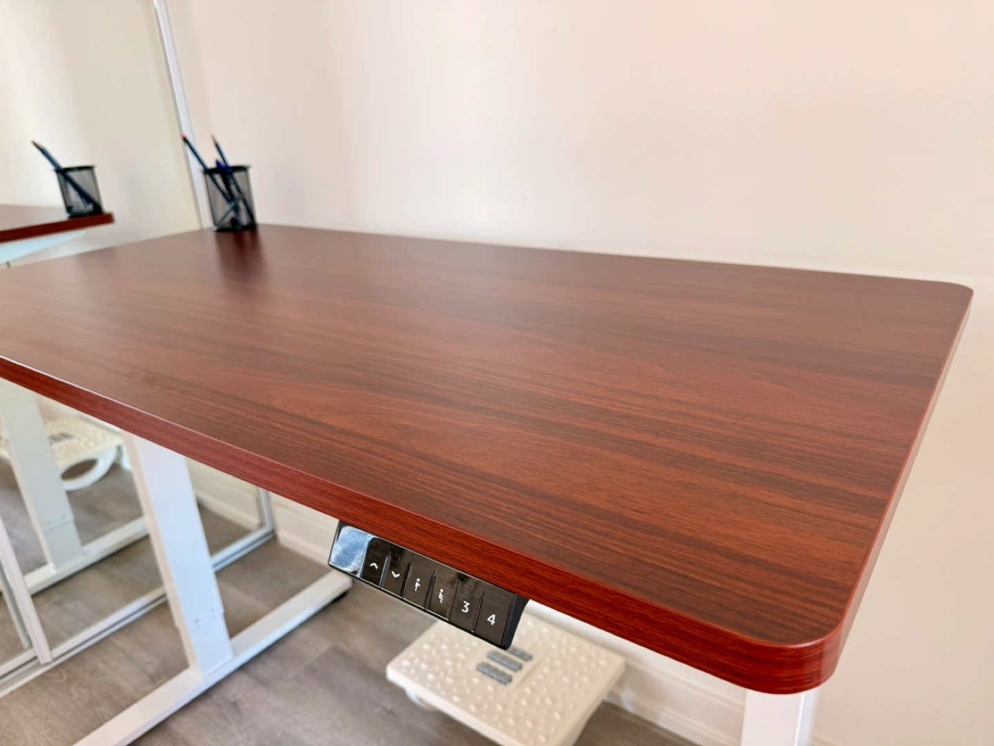 FlexiSpot EN1 One-Piece Standing Desk, Mahogany – 48x24” - photo 3