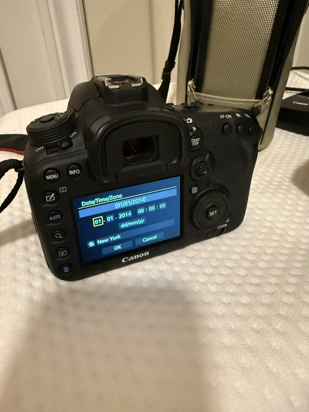 Canon EOS 7D Mark II Camera with Lens - photo 2