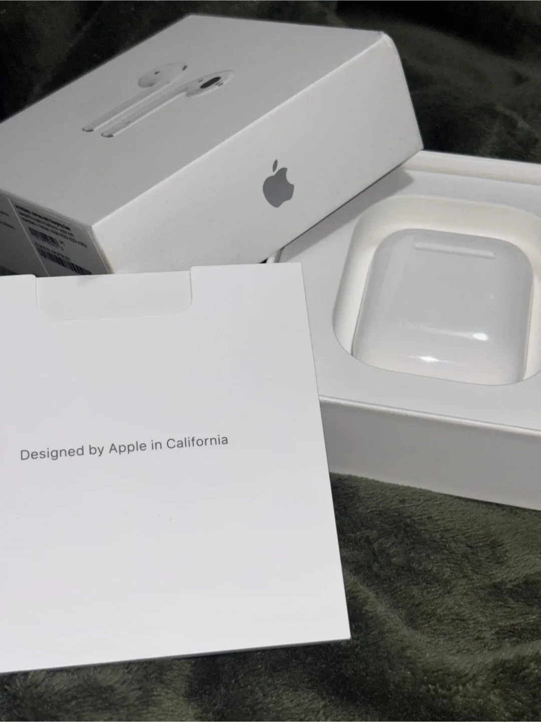 Apple AirPods (2nd Gen) image indicator(2)