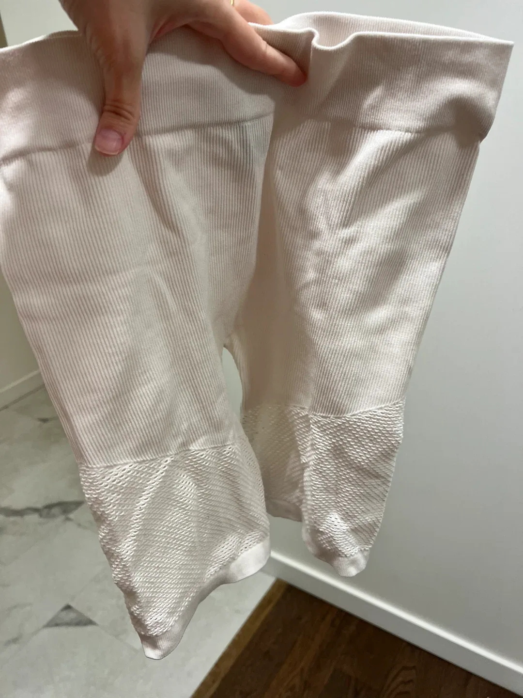 White shorts and top set Fashion nova image indicator(5)