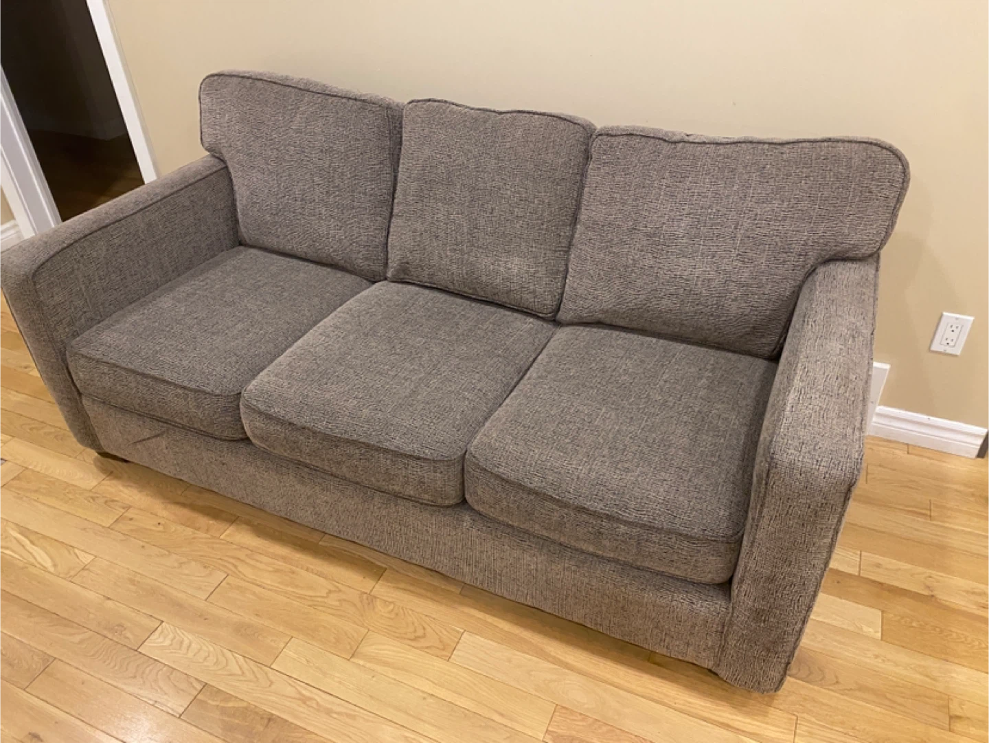 Leon’s Premiere Collection Grey 3-Seater Sofa (CAN DELIVER) - photo 2