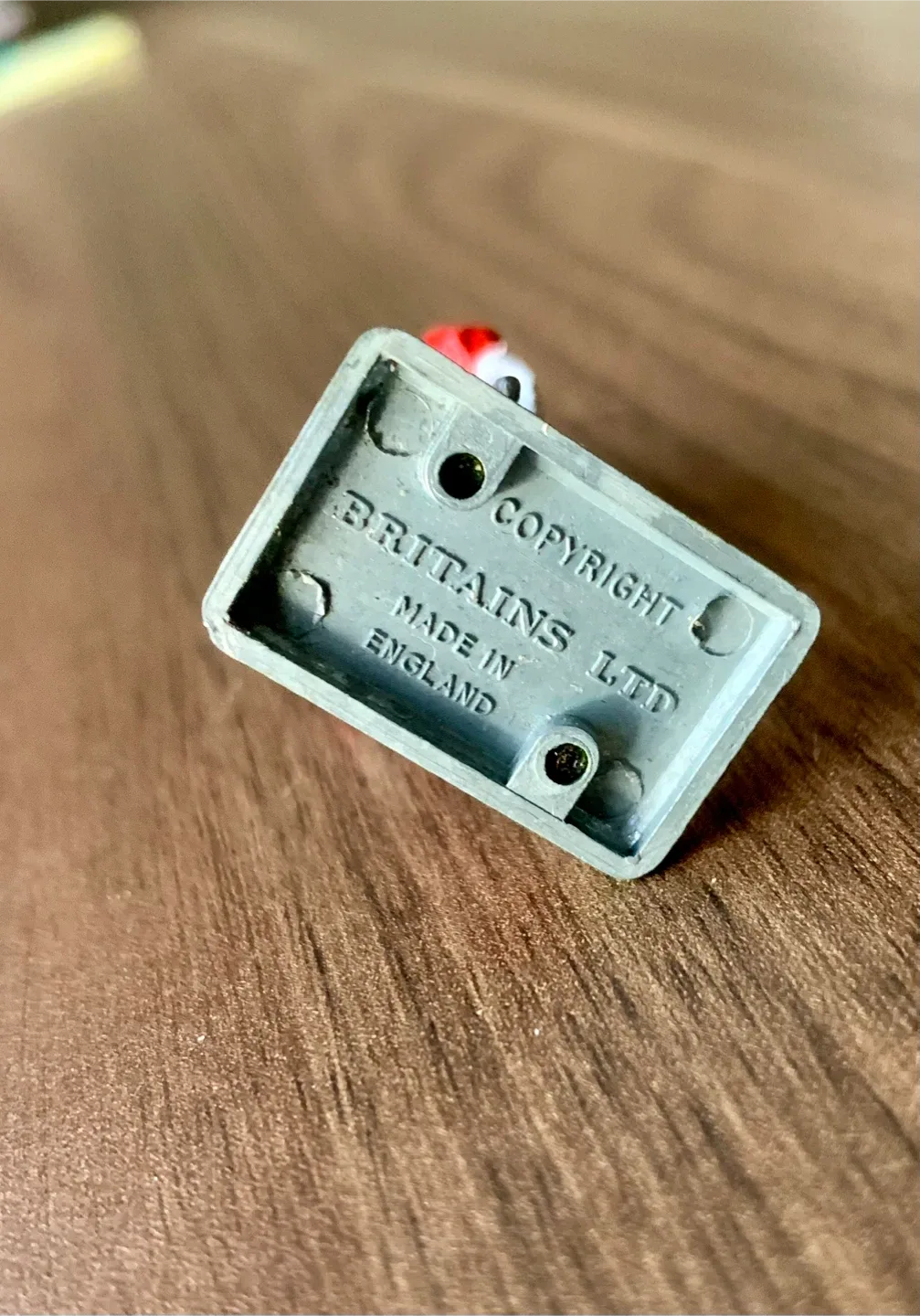 Vintage 1986 Beefeater Guard Figurine image indicator(8)