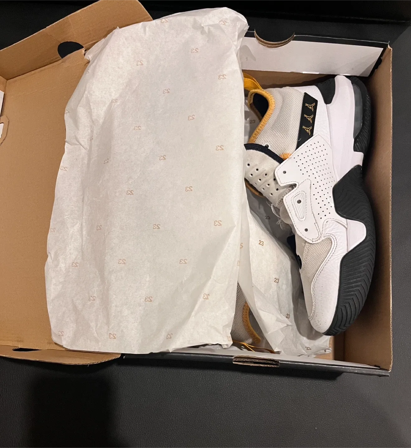 Jordan Basketball Shoes Stay loyal 2  - US 9.5 - Taxicab image indicator(7)